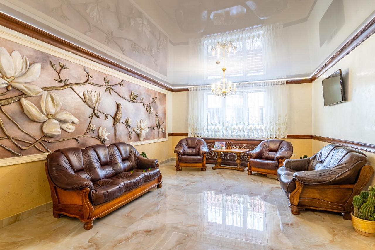 Villa Nikoletta Spa Boekovel Buitenkant foto