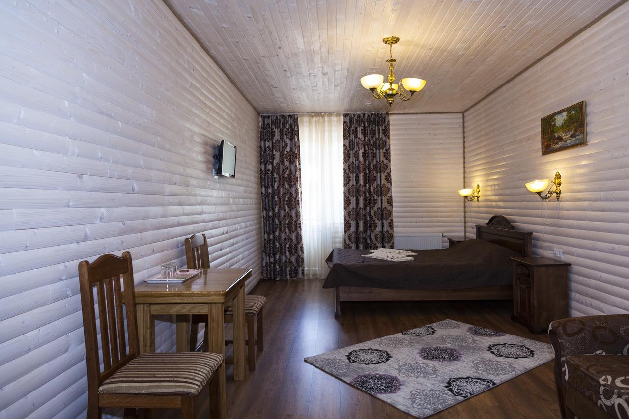 Villa Nikoletta Spa Boekovel Buitenkant foto